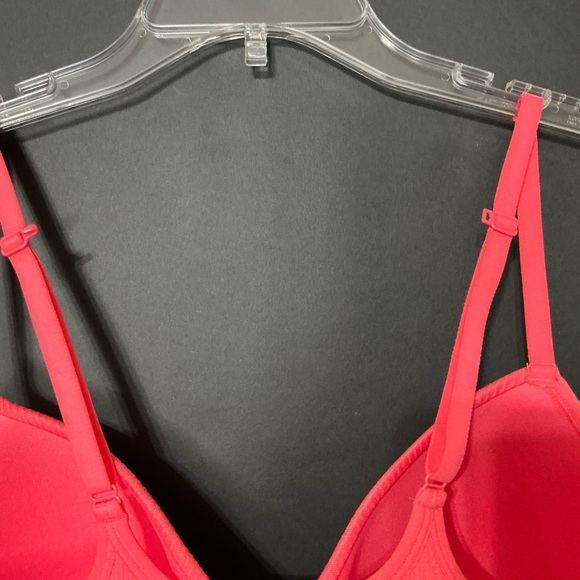 All in Motion Coral Medium Support Sports Bra Size M - Picture 3 of 8